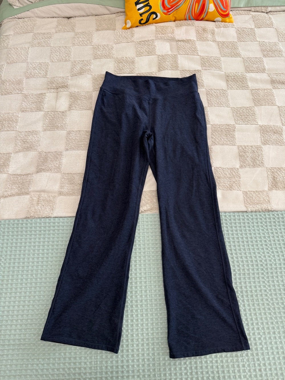 Vuori Mid‎ Rise Elevation Slim Bootcut Pants size M